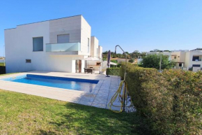 LovelyStay - Modern 3Bedroom Duplex W/Pool